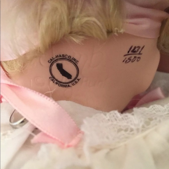 Porcelain Doll Easter 1993 World Gallery Dolls And Collectibles”Little Lamb” - Picture 7 of 12